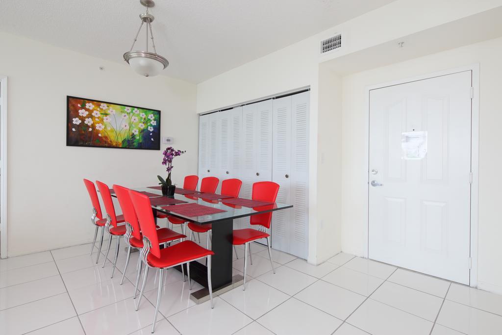 Miami Waterfront Apartments Sunny Isles Beach Exterior photo
