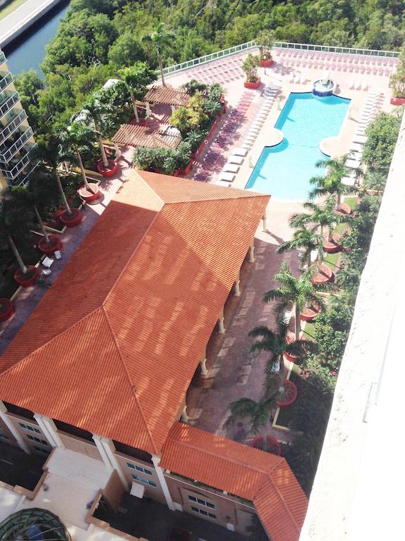 Miami Waterfront Apartments Sunny Isles Beach Exterior photo