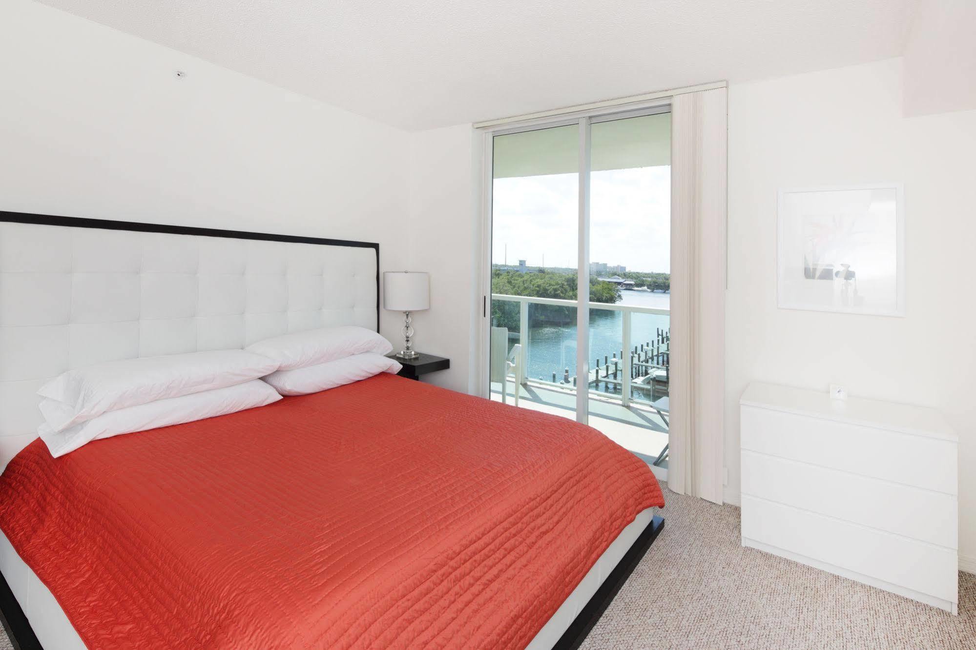 Miami Waterfront Apartments Sunny Isles Beach Exterior photo