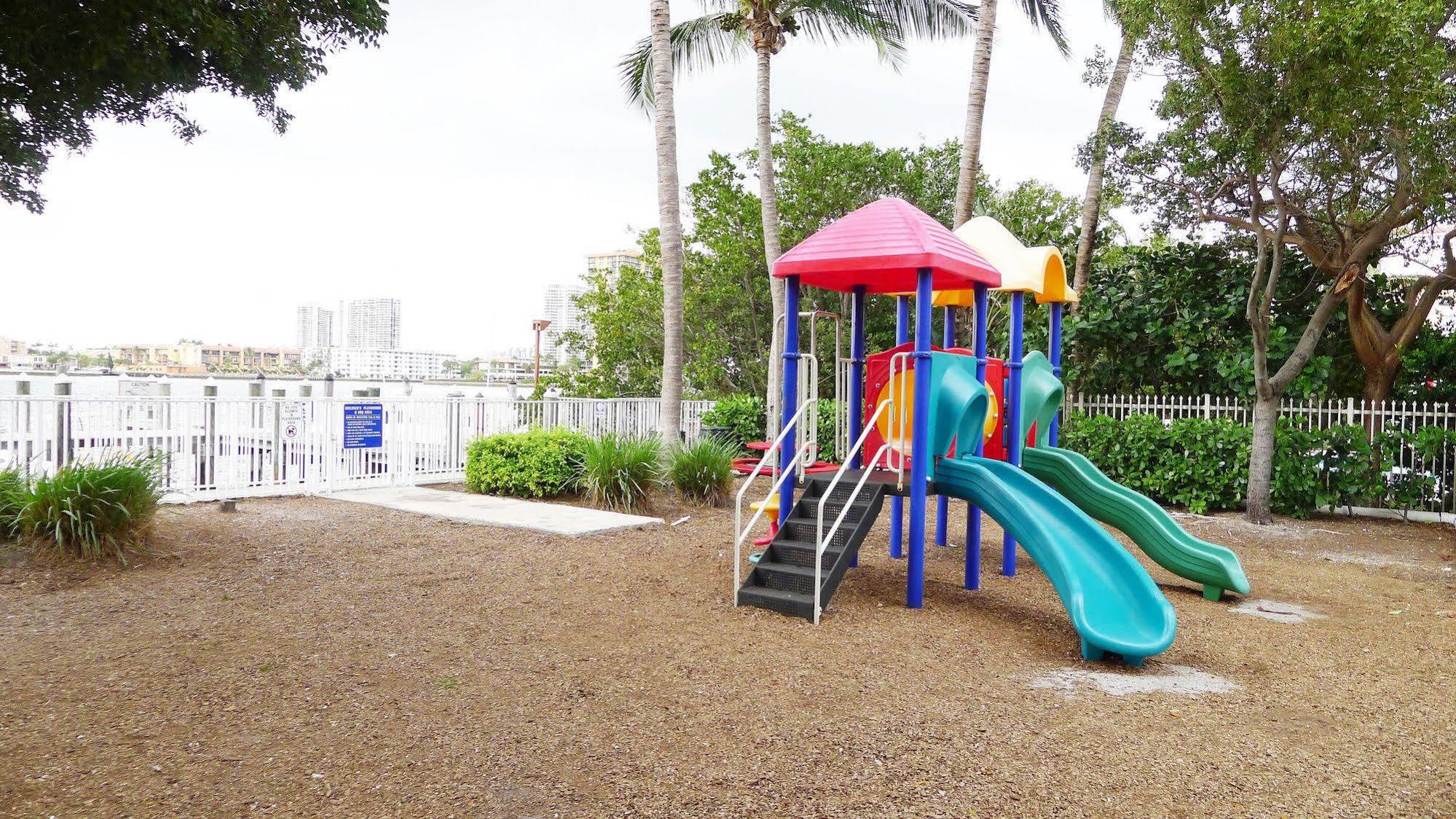 Miami Waterfront Apartments Sunny Isles Beach Exterior photo