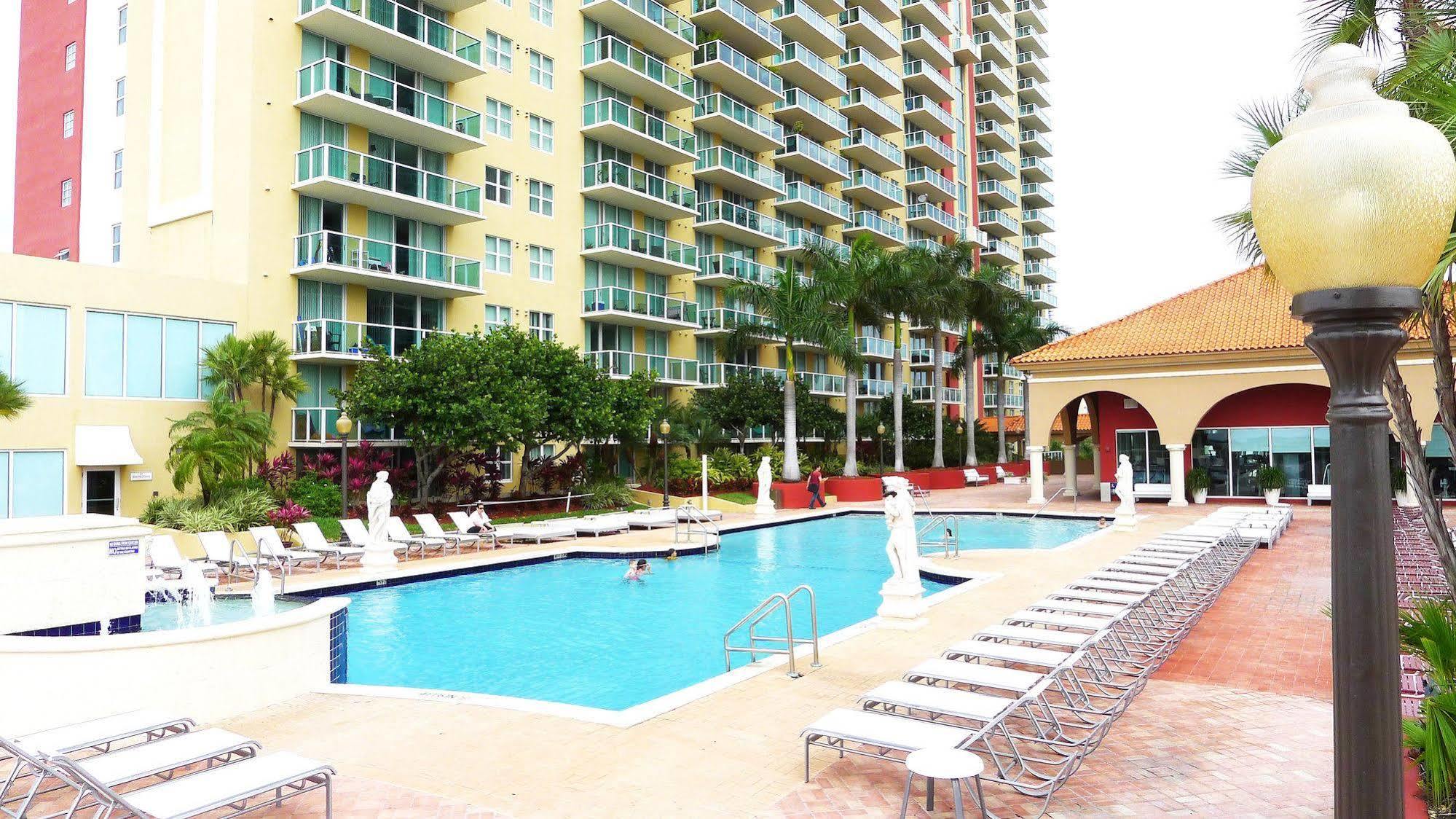 Miami Waterfront Apartments Sunny Isles Beach Exterior photo